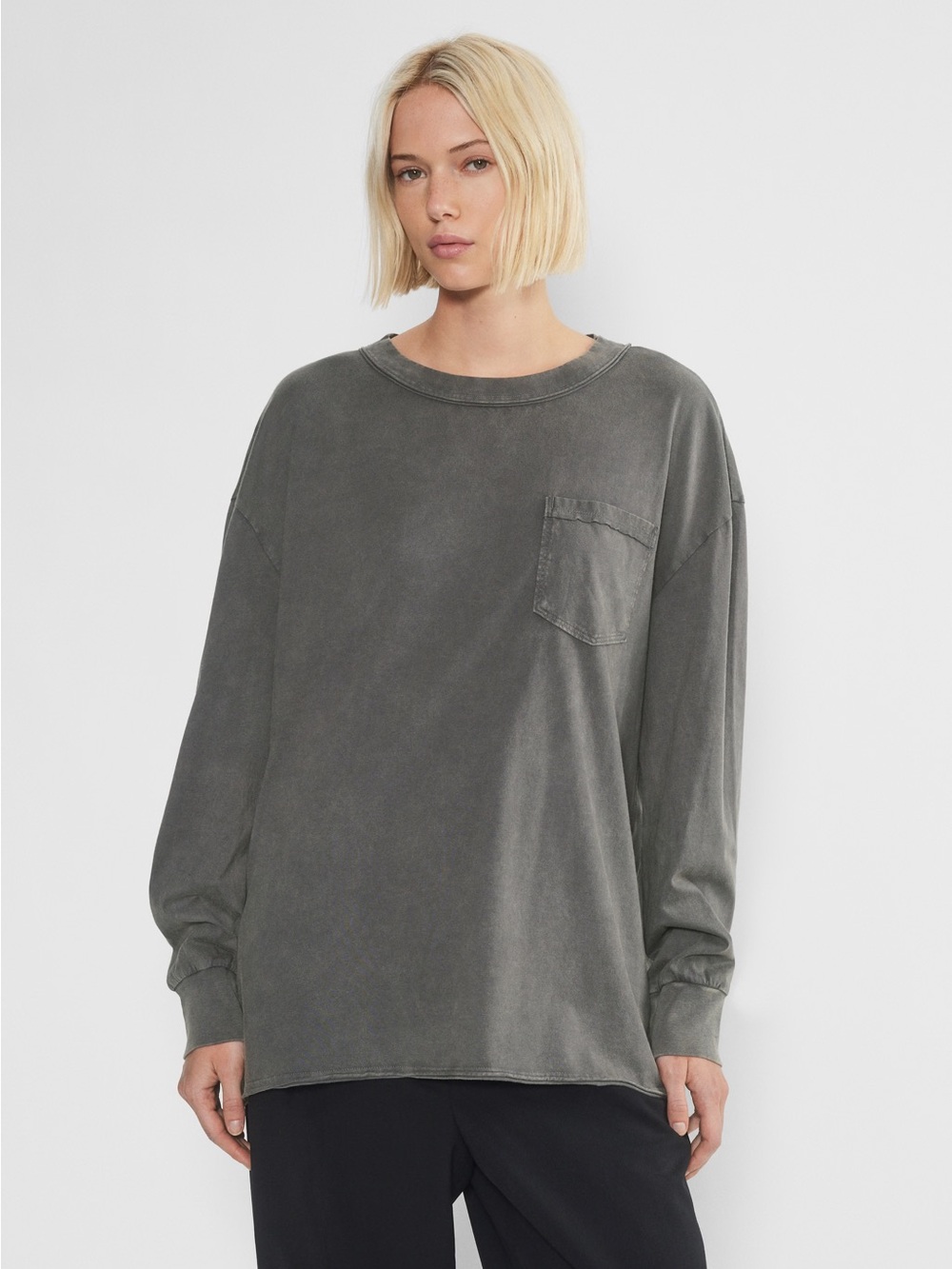 Aritzia TNA long sleeve tee